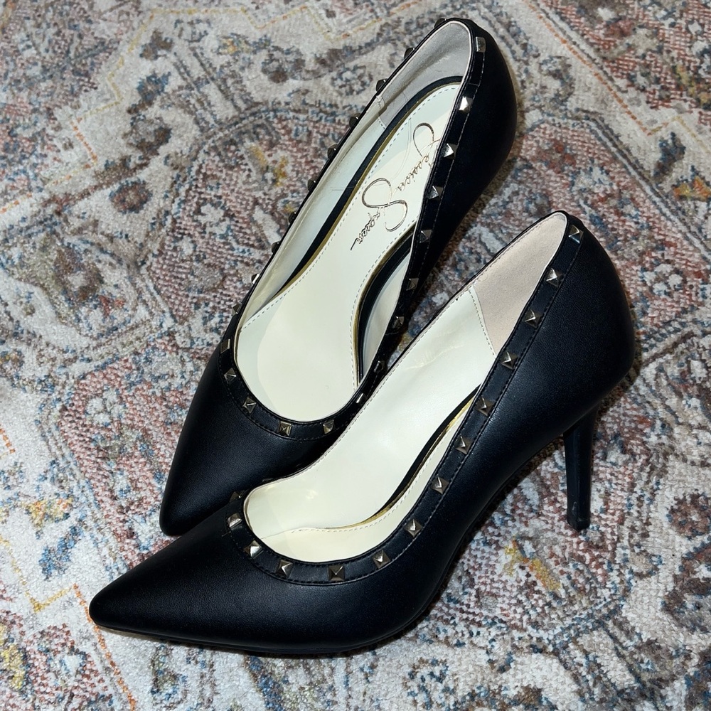 Jessica Simpson Black Leather Pumps